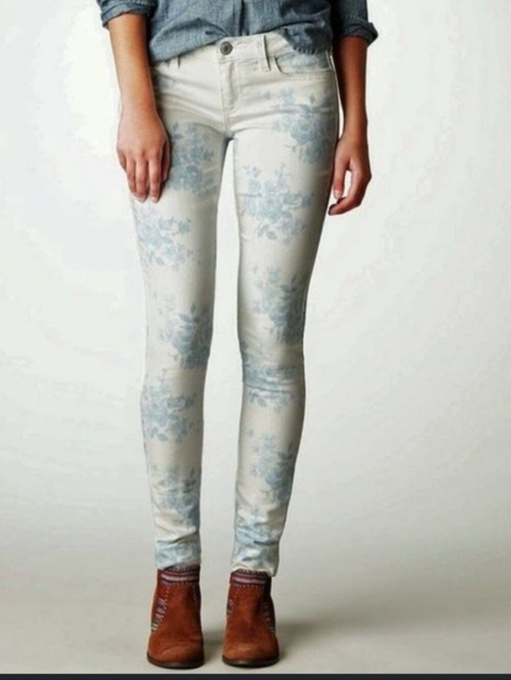 A&E Light Blue Floral Skinny Jeans for Women